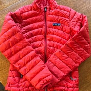 Patagonia red puffy women’s xs